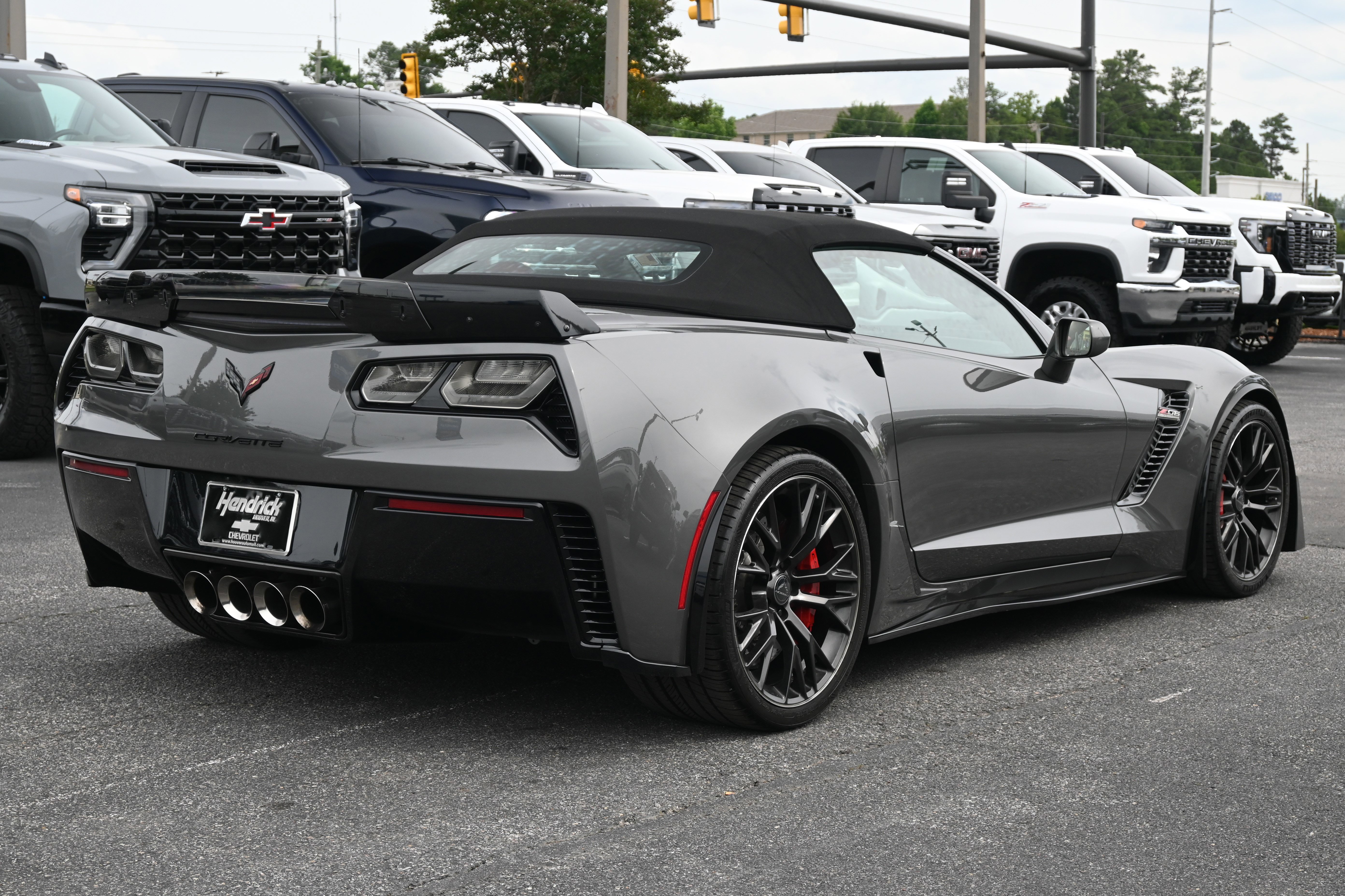 Used 2015 Chevrolet Corvette Z06 w/ 3LZ Preferred Equipment Group RWD image 13