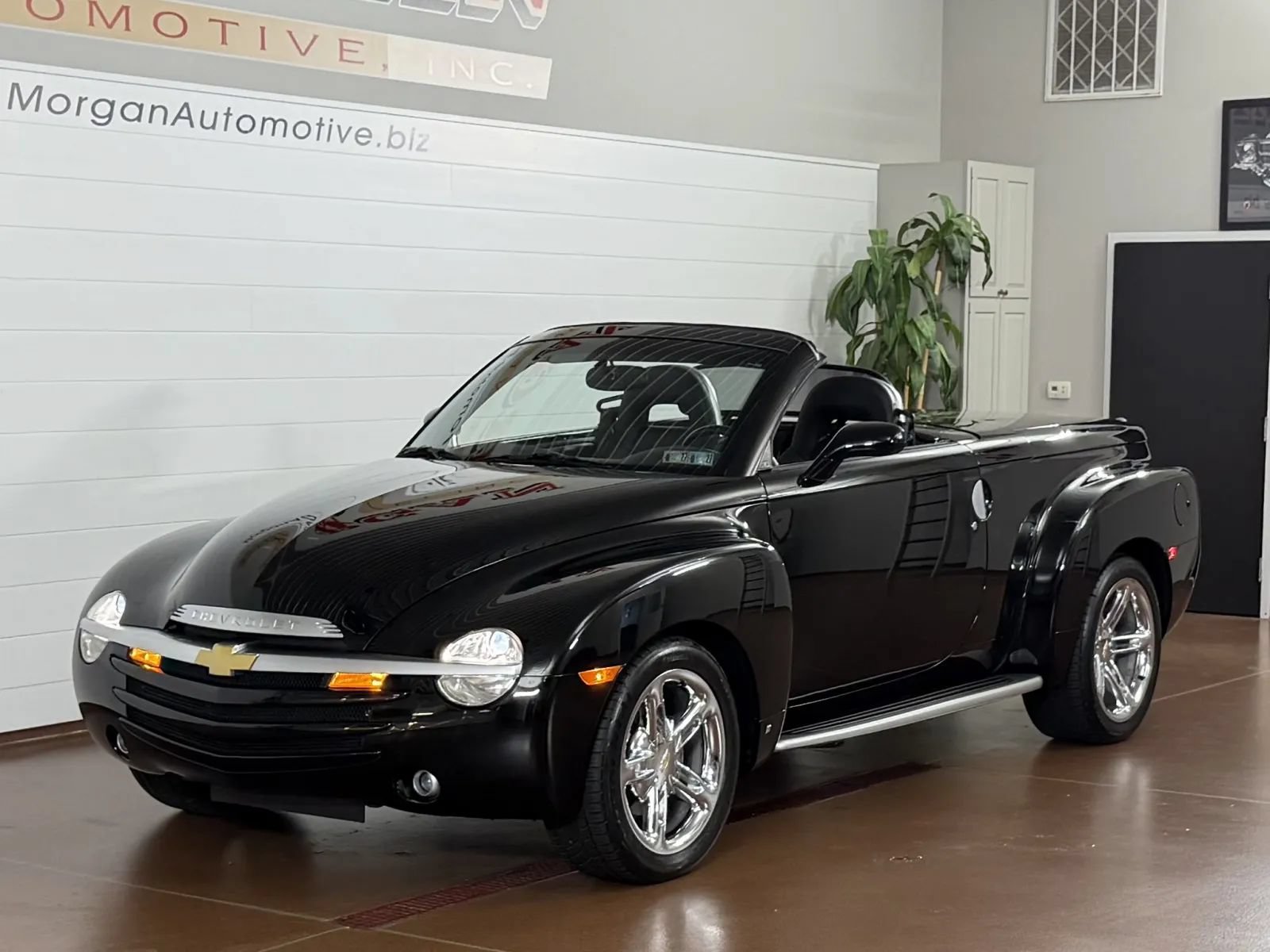 Used 2006 Chevrolet SSR w/ Preferred Equipment Group RWD image 8