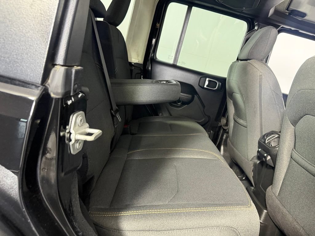 Used 2024 Jeep Wrangler Unlimited AWD/4WD image 27