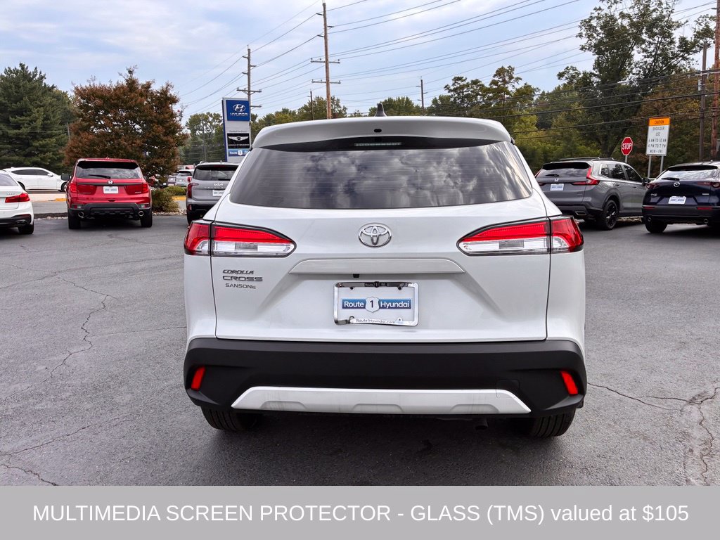 Used 2025 Toyota Corolla Cross L FWD image 6
