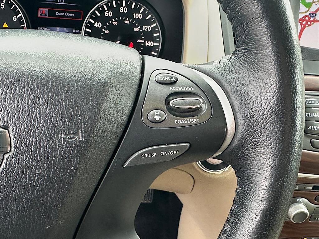 Used 2018 Nissan Pathfinder Platinum image 27
