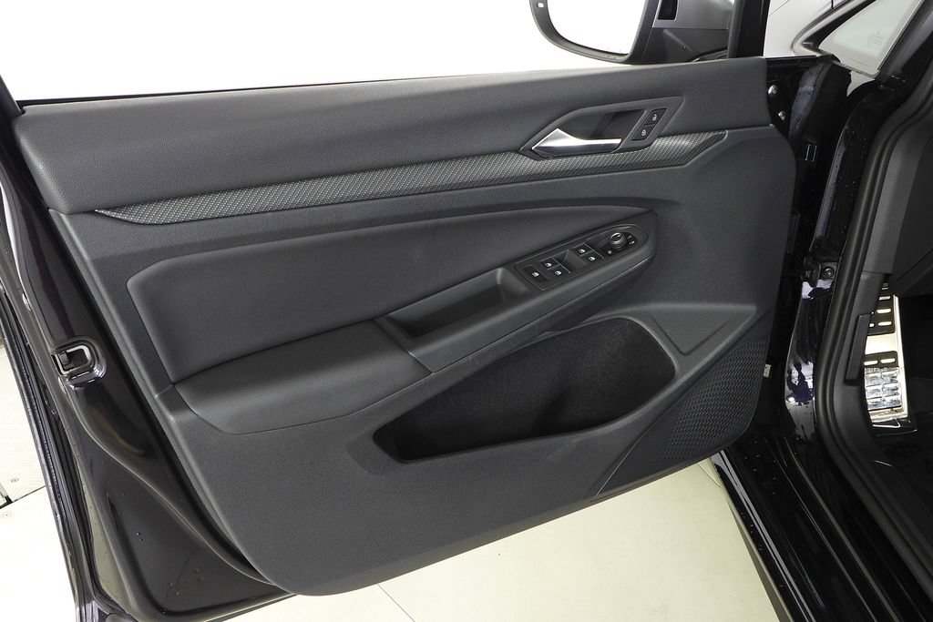 Certified 2022 Volkswagen Golf R AWD/4WD image 10