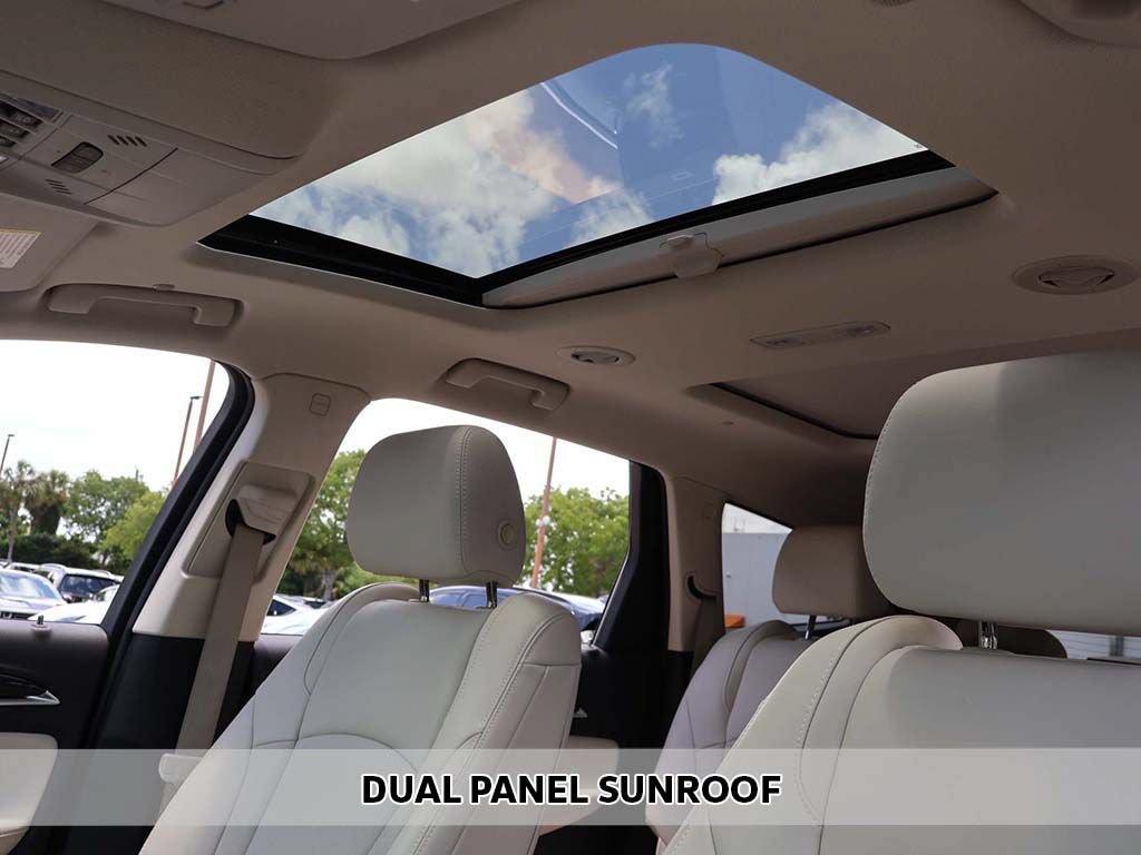 Used 2023 Buick Enclave Premium w/ Experience Buick Package FWD image 4