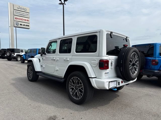 Used 2023 Jeep Wrangler Unlimited Sahara AWD/4WD image 5