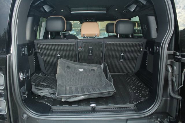 Used 2025 Land Rover Defender 110 X image 12