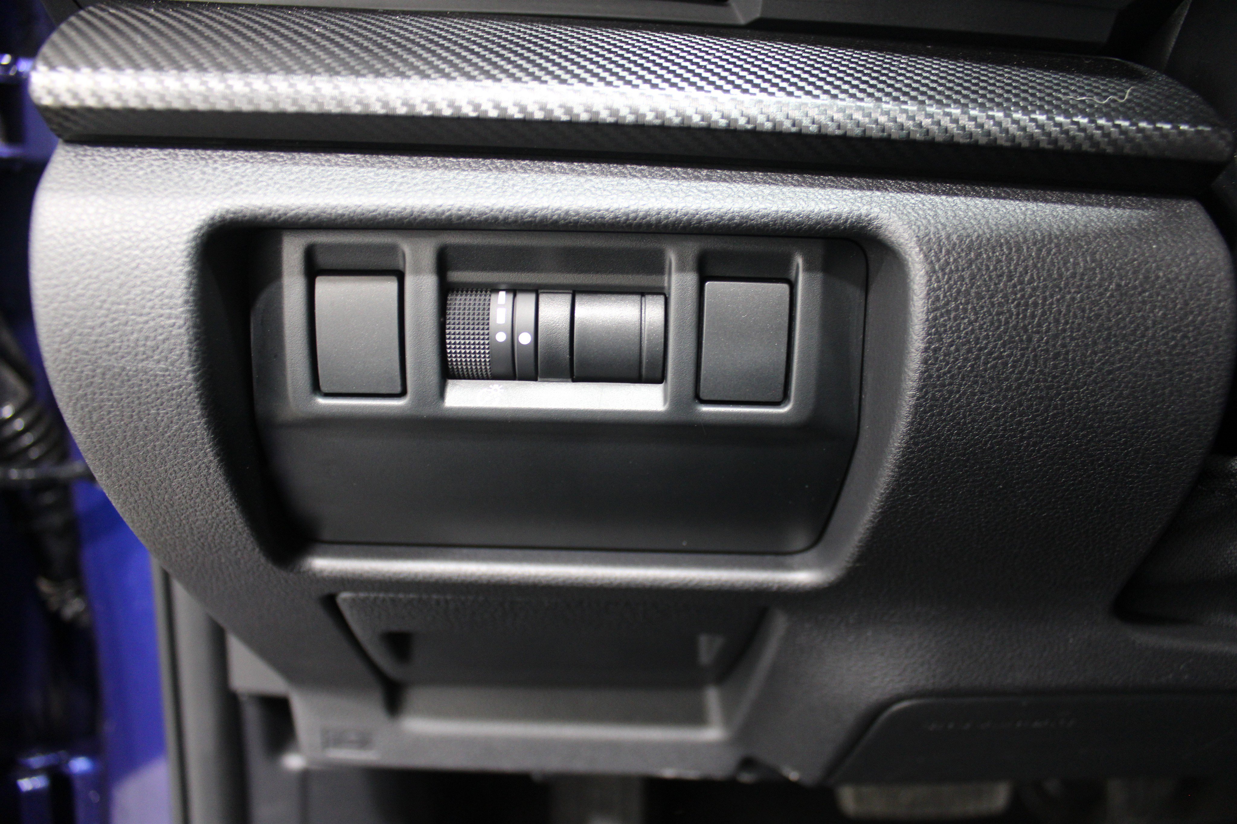 Used 2024 Subaru Crosstrek 2.0i Premium image 8