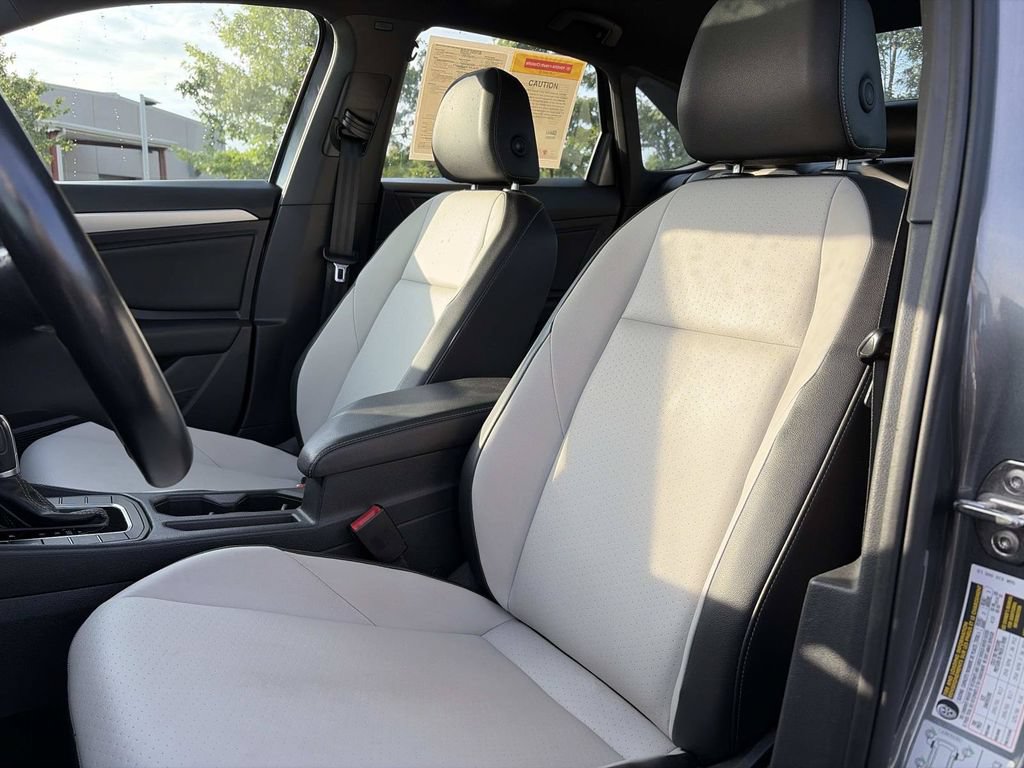 Used 2019 Volkswagen Jetta R-Line FWD image 21