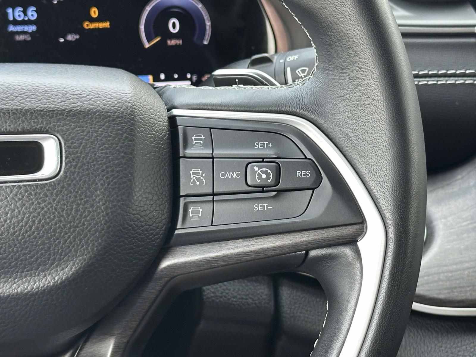 Used 2022 Jeep Grand Cherokee Limited RWD image 22