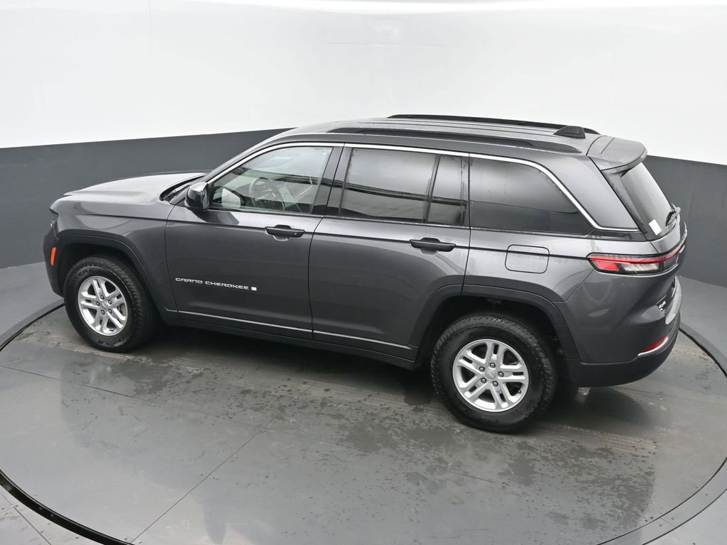 Used 2024 Jeep Grand Cherokee Laredo image 40