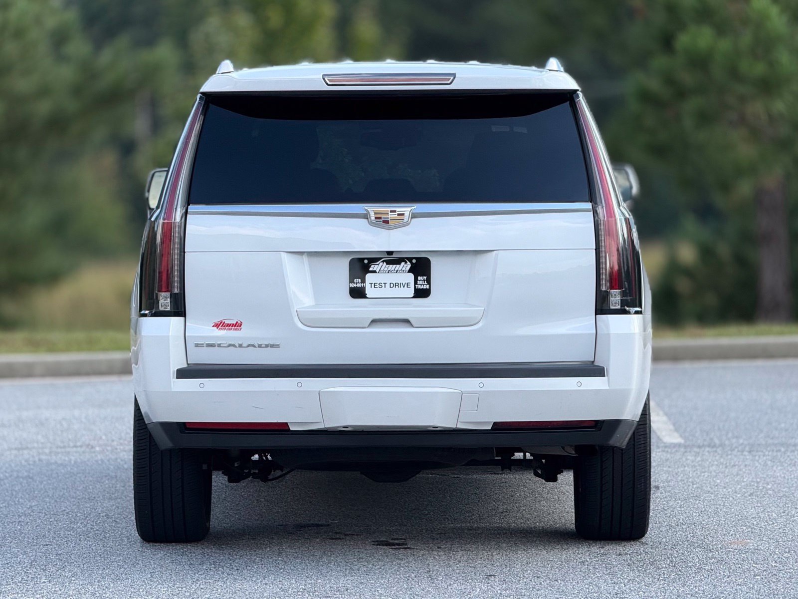 Used 2016 Cadillac Escalade Luxury AWD/4WD image 6