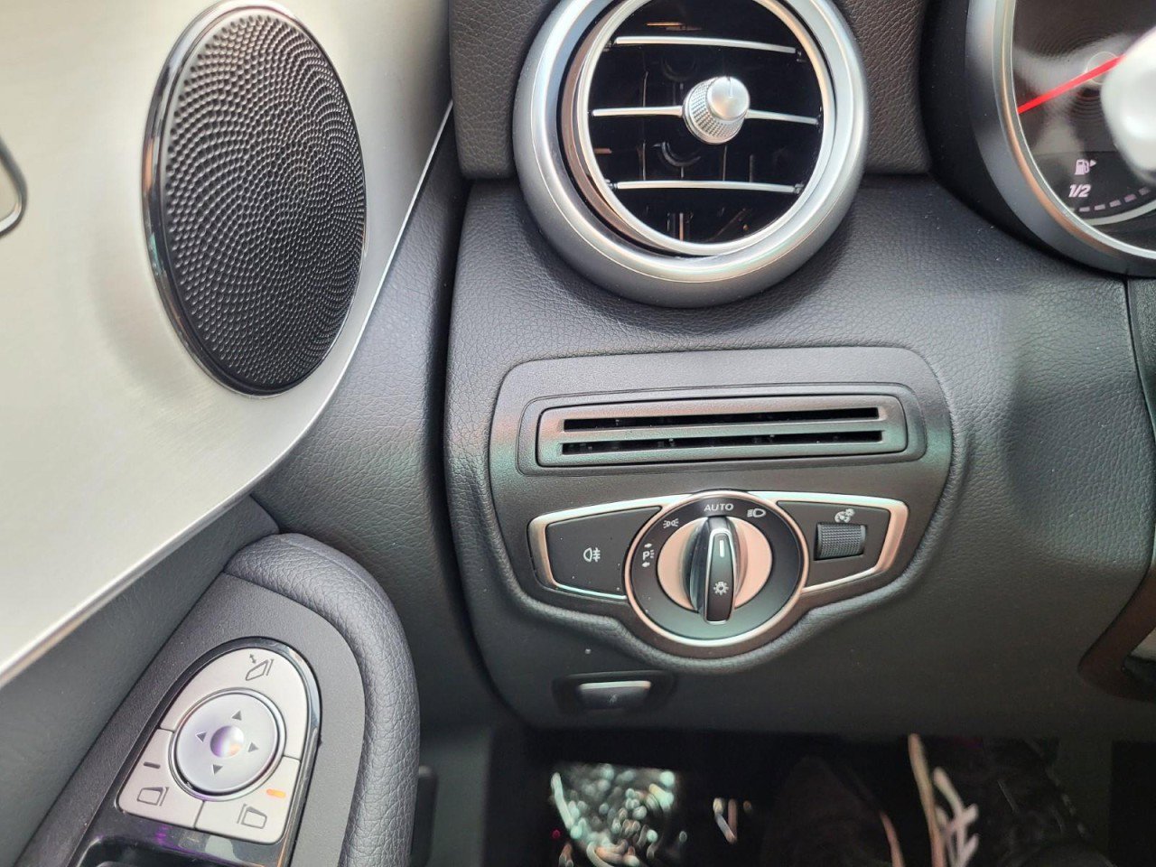 Used 2021 Mercedes-Benz GLC 300 image 26