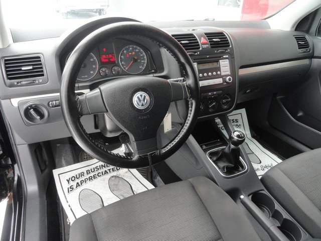 Used 2008 Volkswagen Rabbit 2-Door image 7