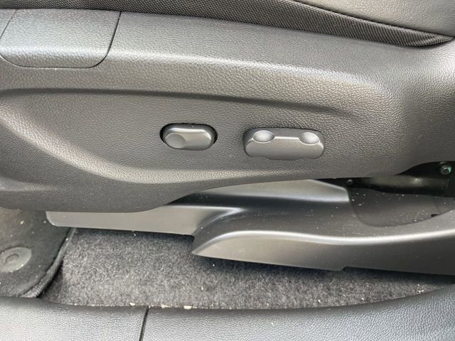 Used 2019 Chevrolet Trax LT w/ LT Convenience Package image 28