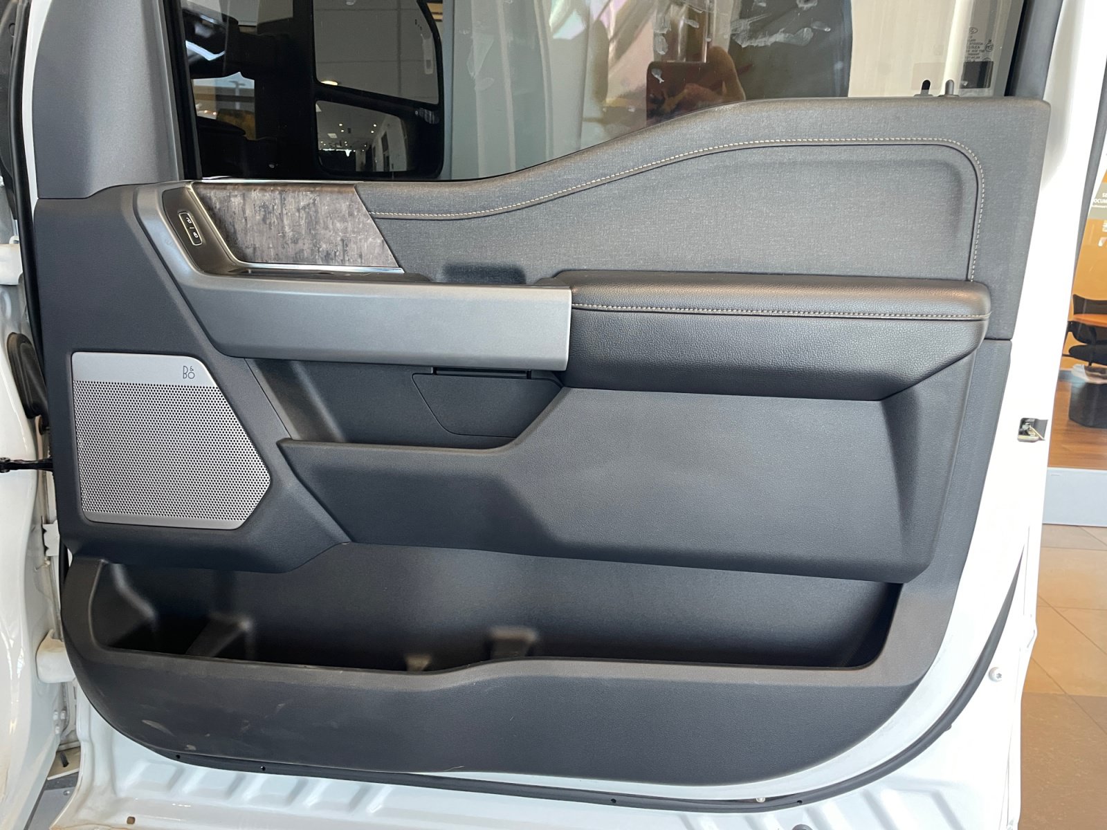 Used 2023 Ford F350 Lariat w/ Sport Appearance Package AWD/4WD image 13