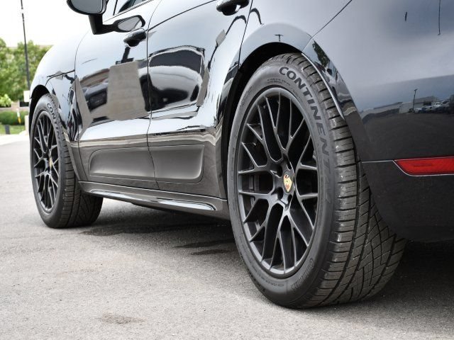 Used 2017 Porsche Macan GTS AWD/4WD image 9