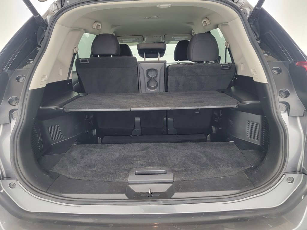 Used 2019 Nissan Rogue SV image 29