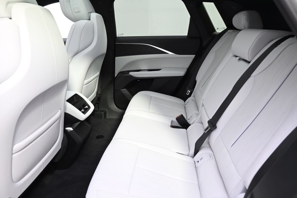 New 2026 Cadillac Lyriq Luxury AWD/4WD image 21