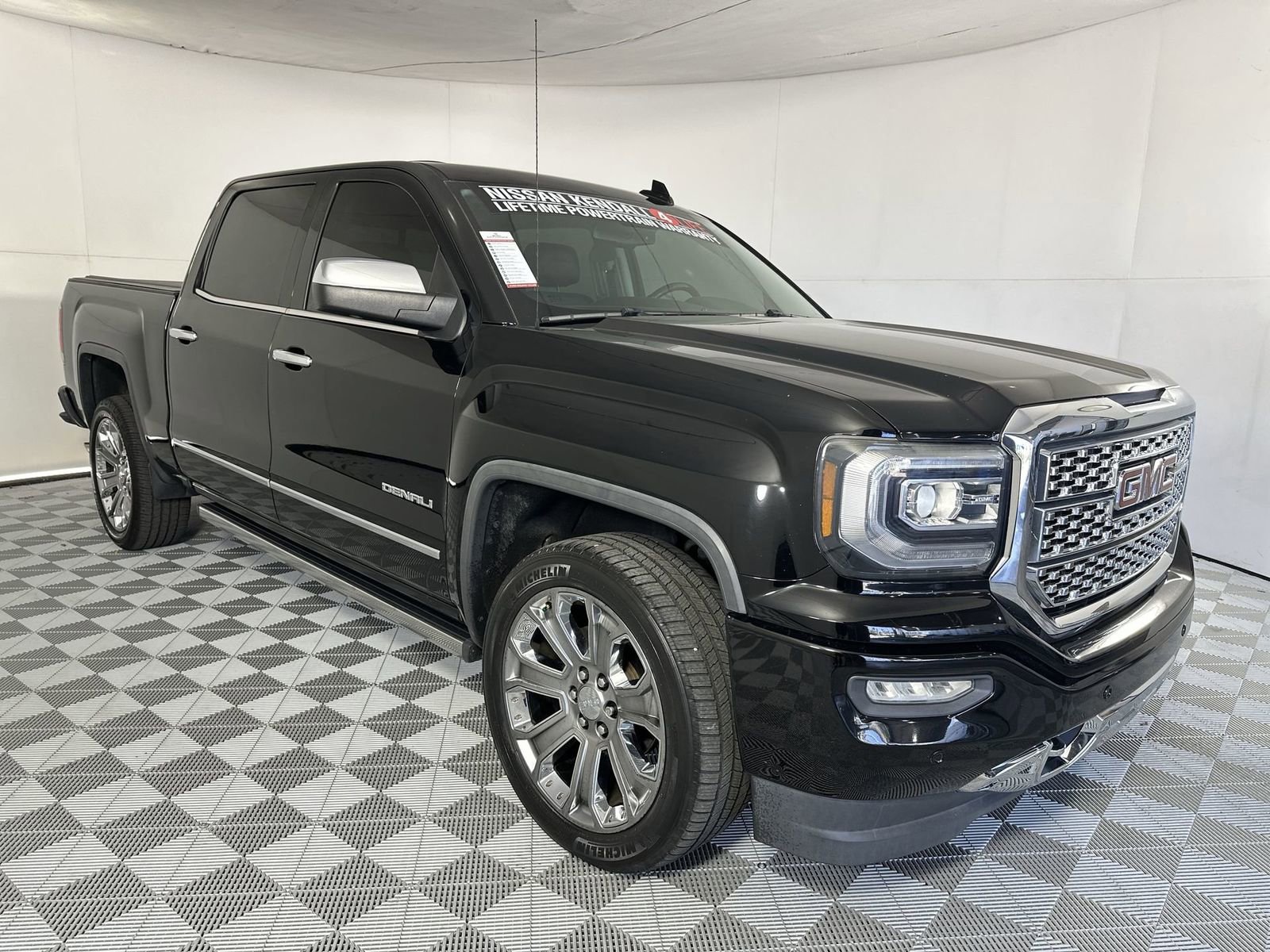 Used 2018 GMC Sierra 1500 Denali w/ Denali Ultimate Package AWD/4WD image 2