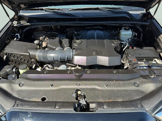 Used 2019 Toyota 4Runner SR5 AWD/4WD image 29