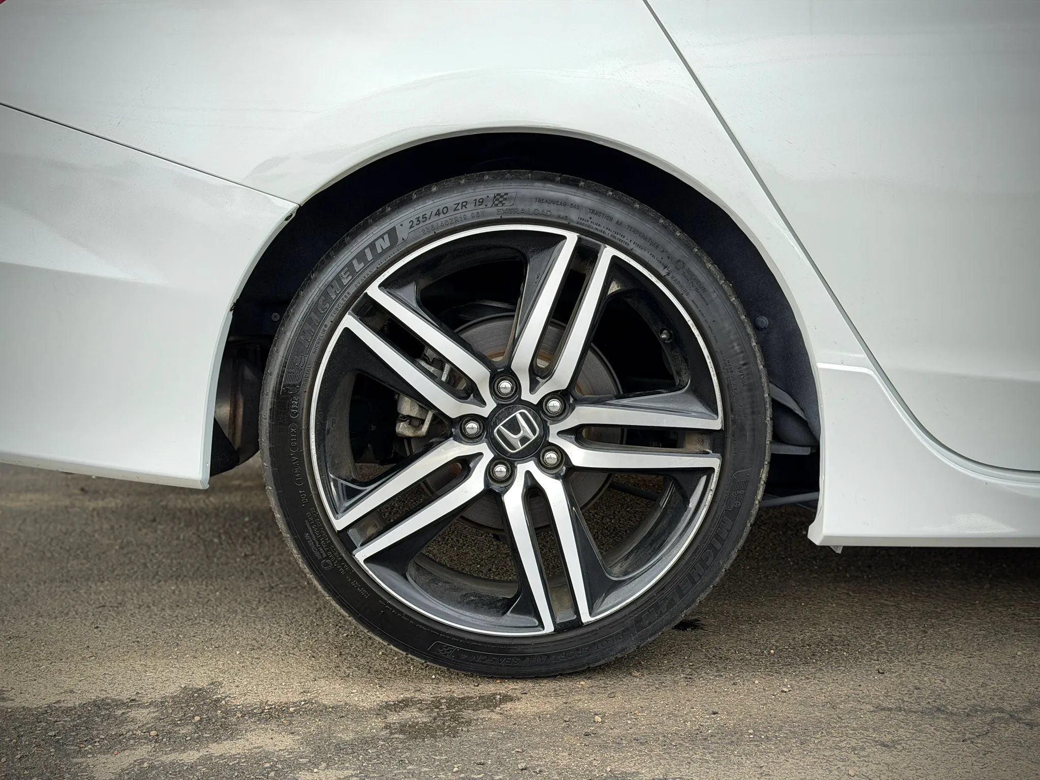 Used 2016 Honda Accord Touring image 23