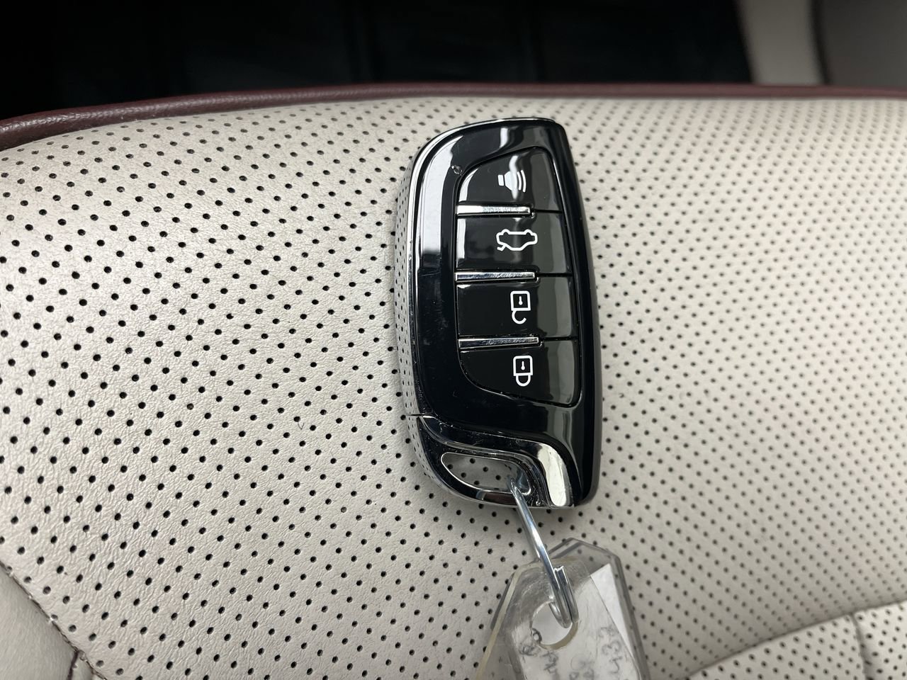 Used 2020 Chrysler Pacifica Limited image 29