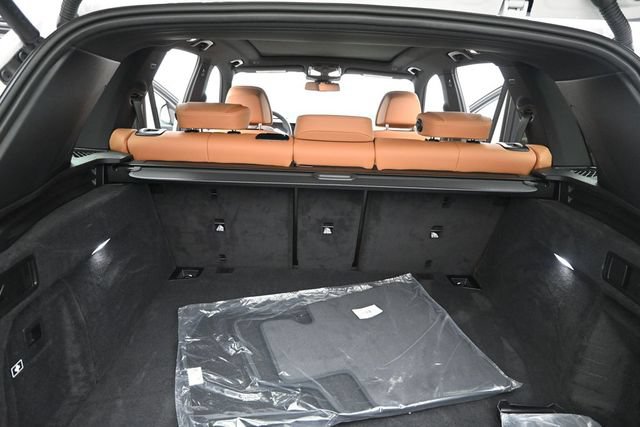 New 2026 BMW X5 xDrive40i w/ M Sport Package AWD/4WD image 19
