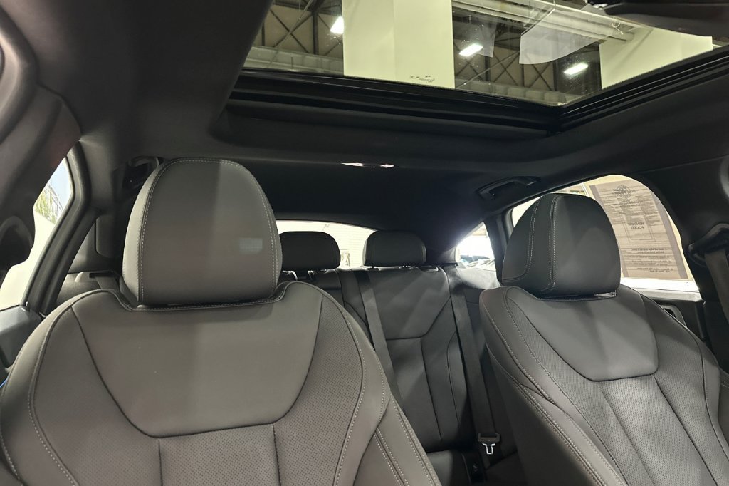 Used 2023 BMW i4 eDrive40 w/ Premium Package RWD image 18