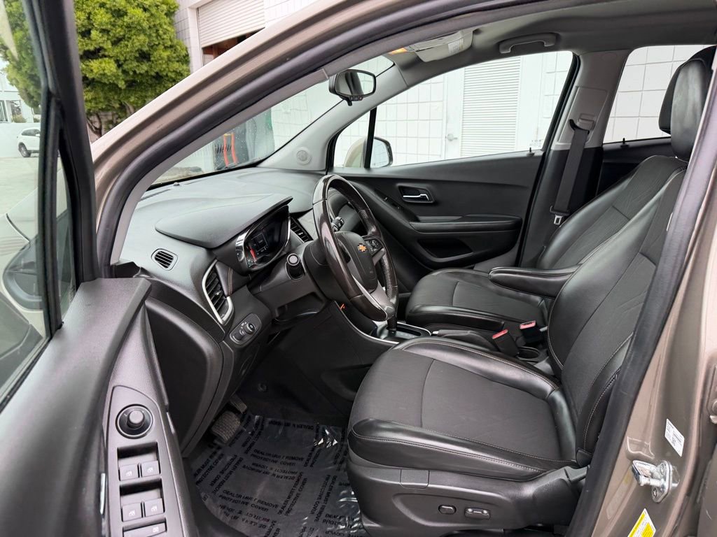 Used 2022 Chevrolet Trax LT w/ Driver Confidence Package image 15
