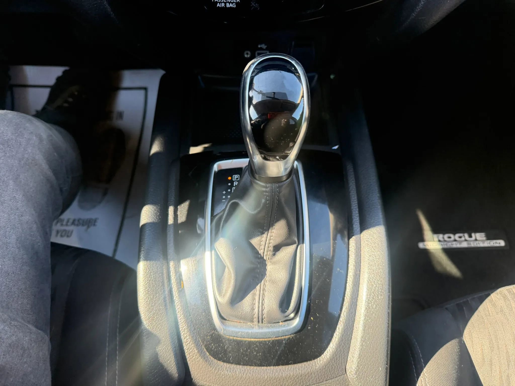 Used 2018 Nissan Rogue SV w/ Premium Package image 20