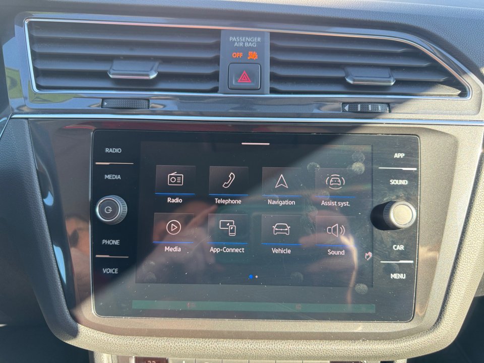 Used 2021 Volkswagen Tiguan SE image 21