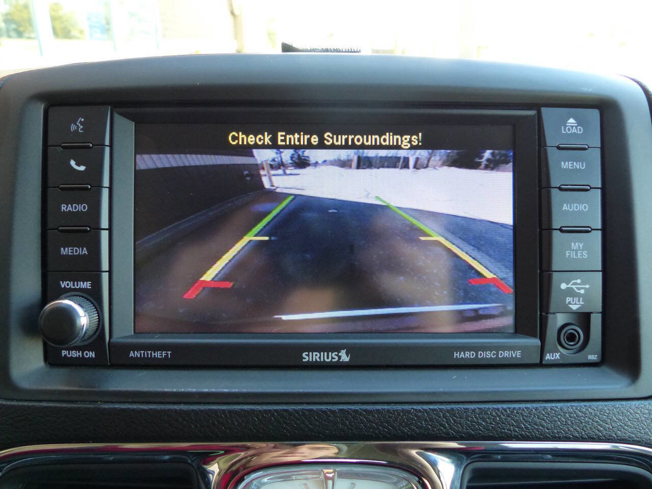 Used 2014 Chrysler Town & Country Touring image 29