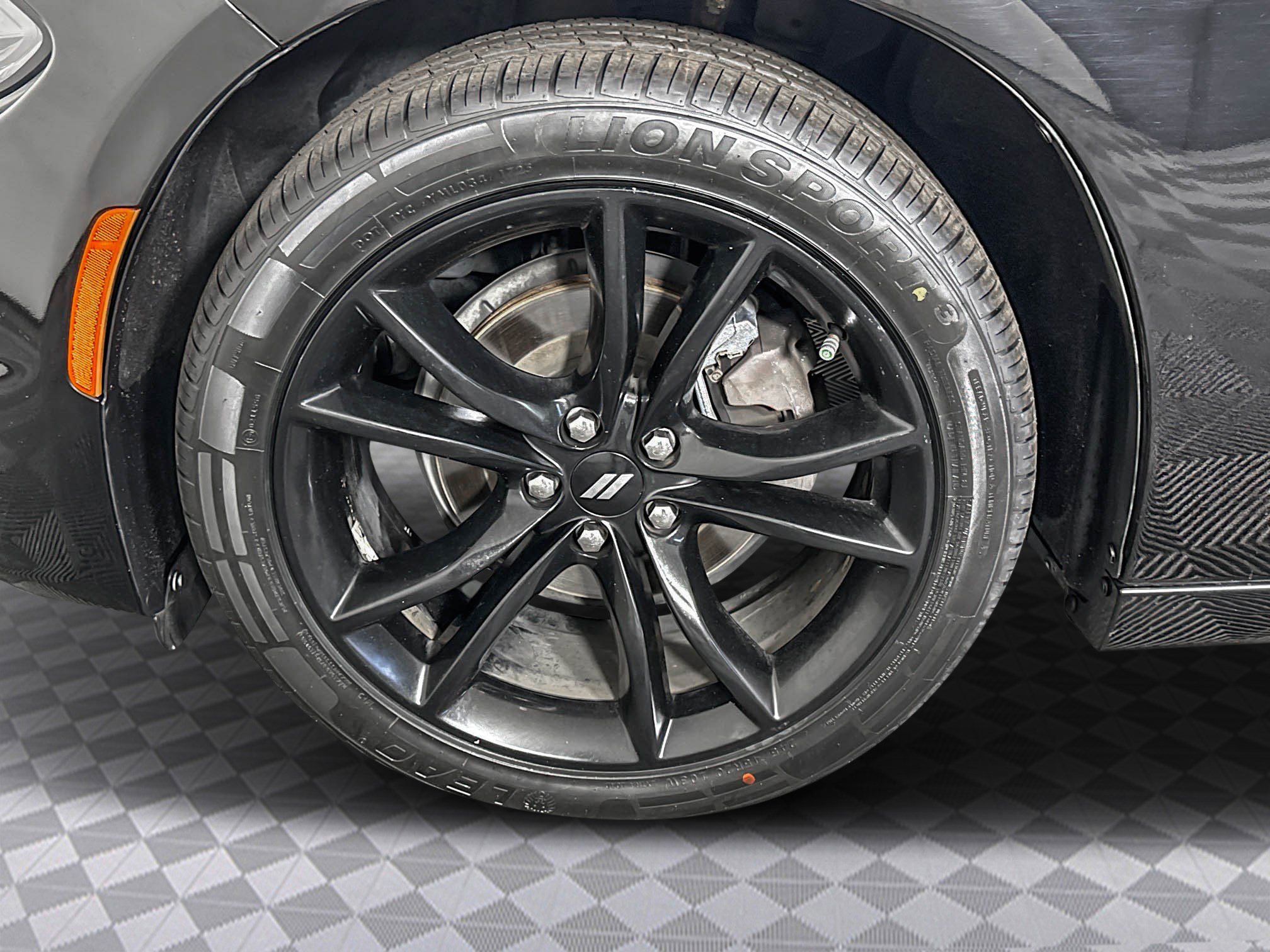 Used 2018 Dodge Charger SXT w/ Blacktop Package image 36