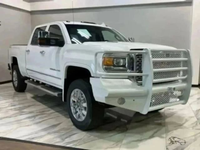 Used 2015 GMC Sierra 2500 Denali w/ Duramax Plus Package image 4