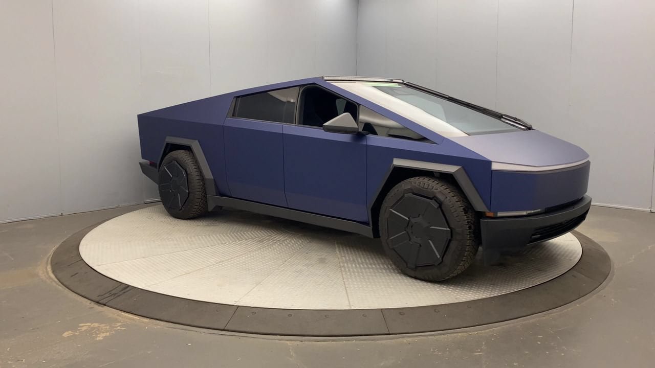 Used 2024 Tesla Cybertruck Cyberbeast AWD/4WD image 7