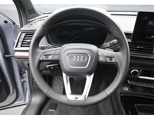 Used 2024 Audi Q5 e Premium Plus w/ Premium Plus Package image 17