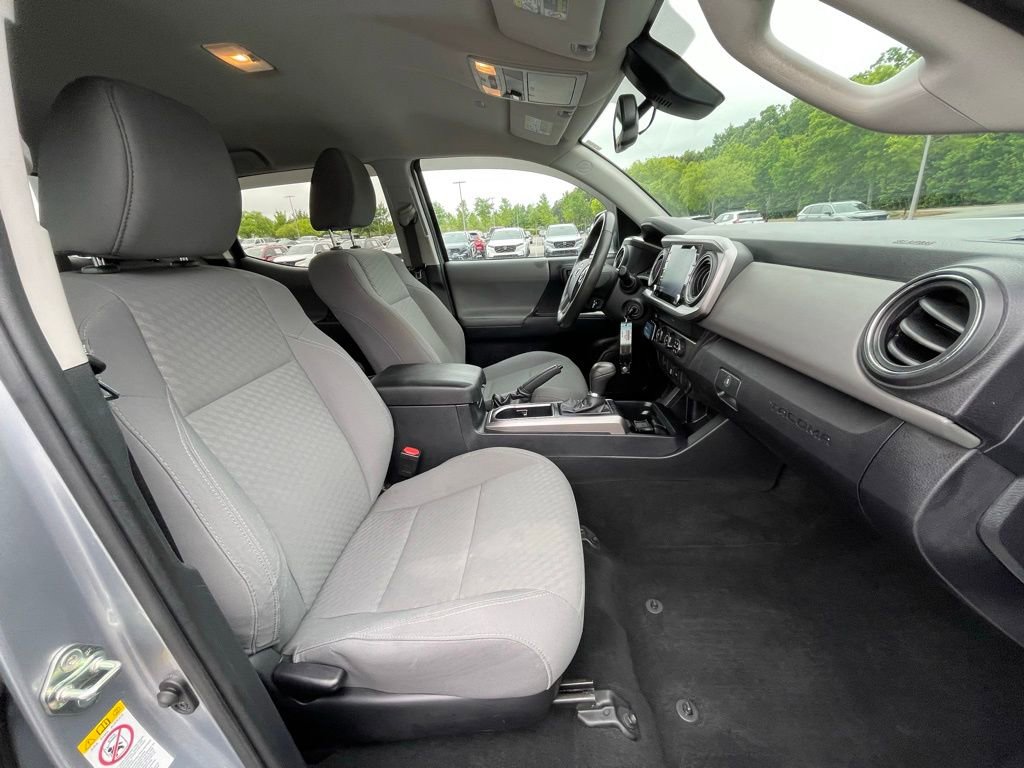 Used 2020 Toyota Tacoma SR5 RWD image 31