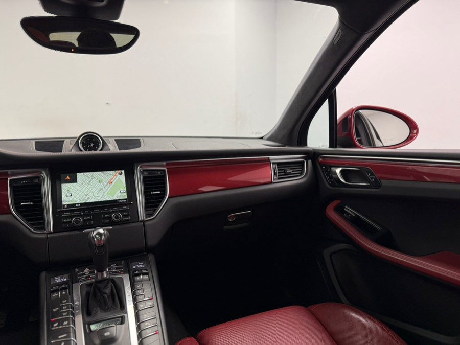 Used 2015 Porsche Macan Turbo w/ Premium Package Plus AWD/4WD image 63