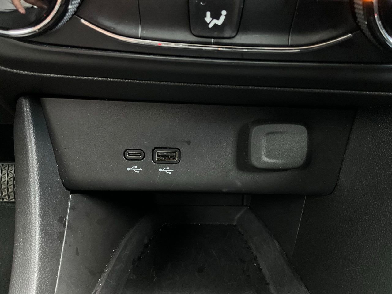 Used 2025 Buick Encore GX Preferred image 23