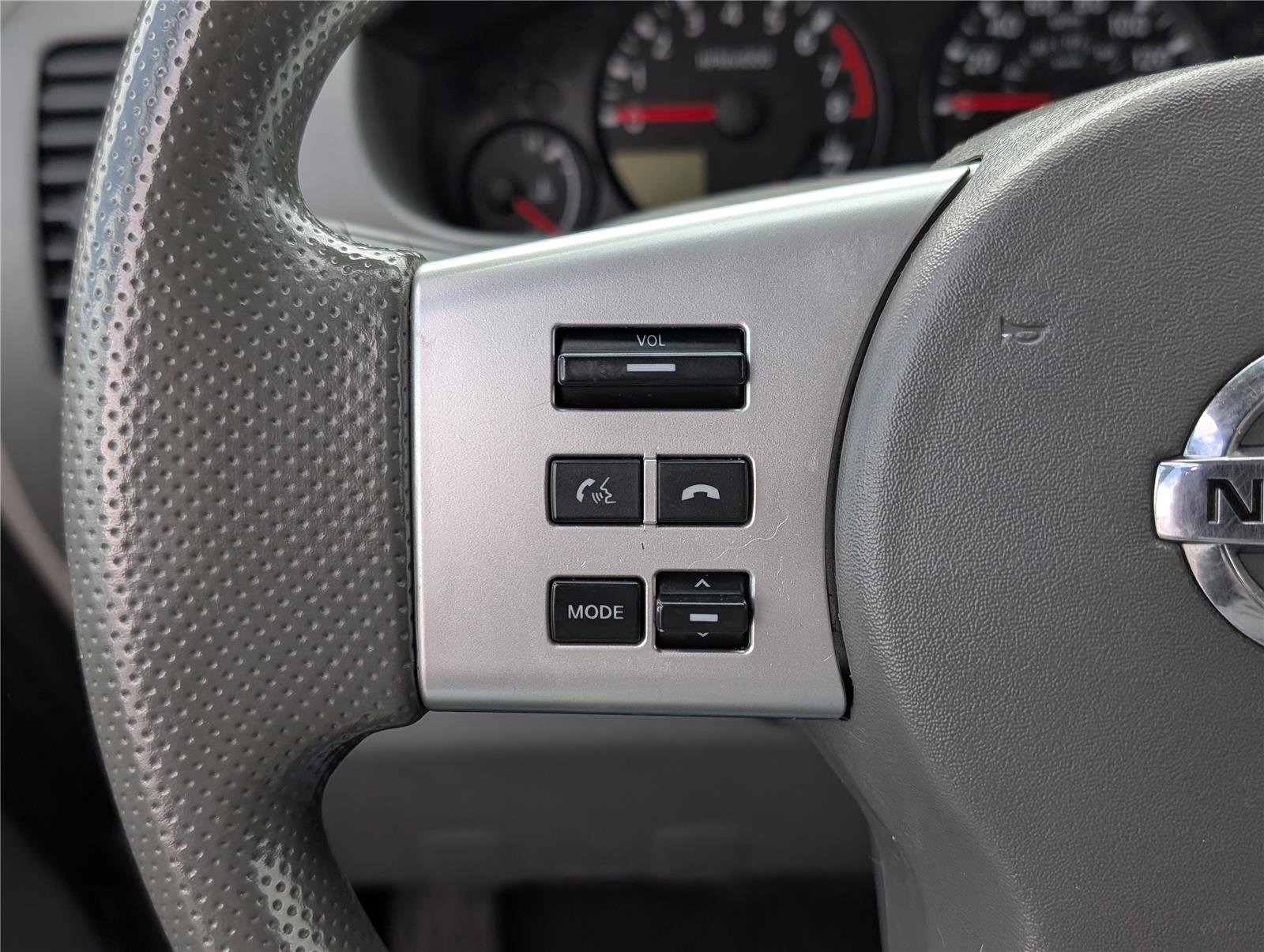 Used 2016 Nissan Frontier SV image 19