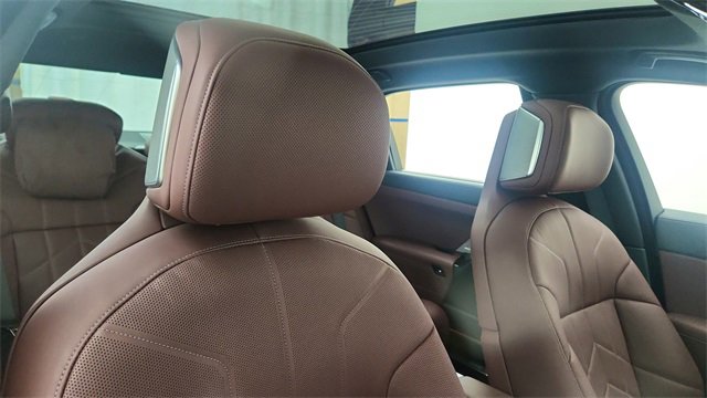 Used 2025 BMW i7 eDrive50 image 23