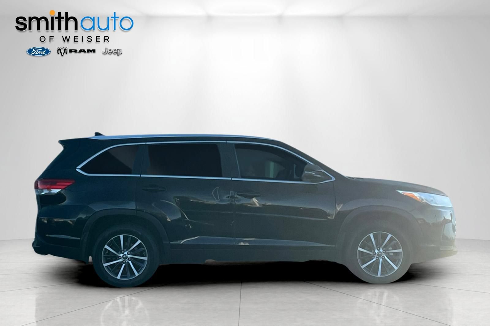 Used 2019 Toyota Highlander XLE AWD/4WD video 3