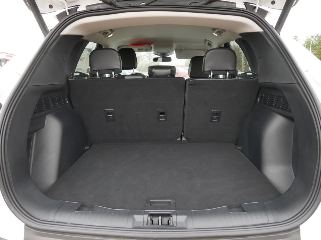 New 2025 Ford Escape SE w/ PHEV Premium Package FWD image 10