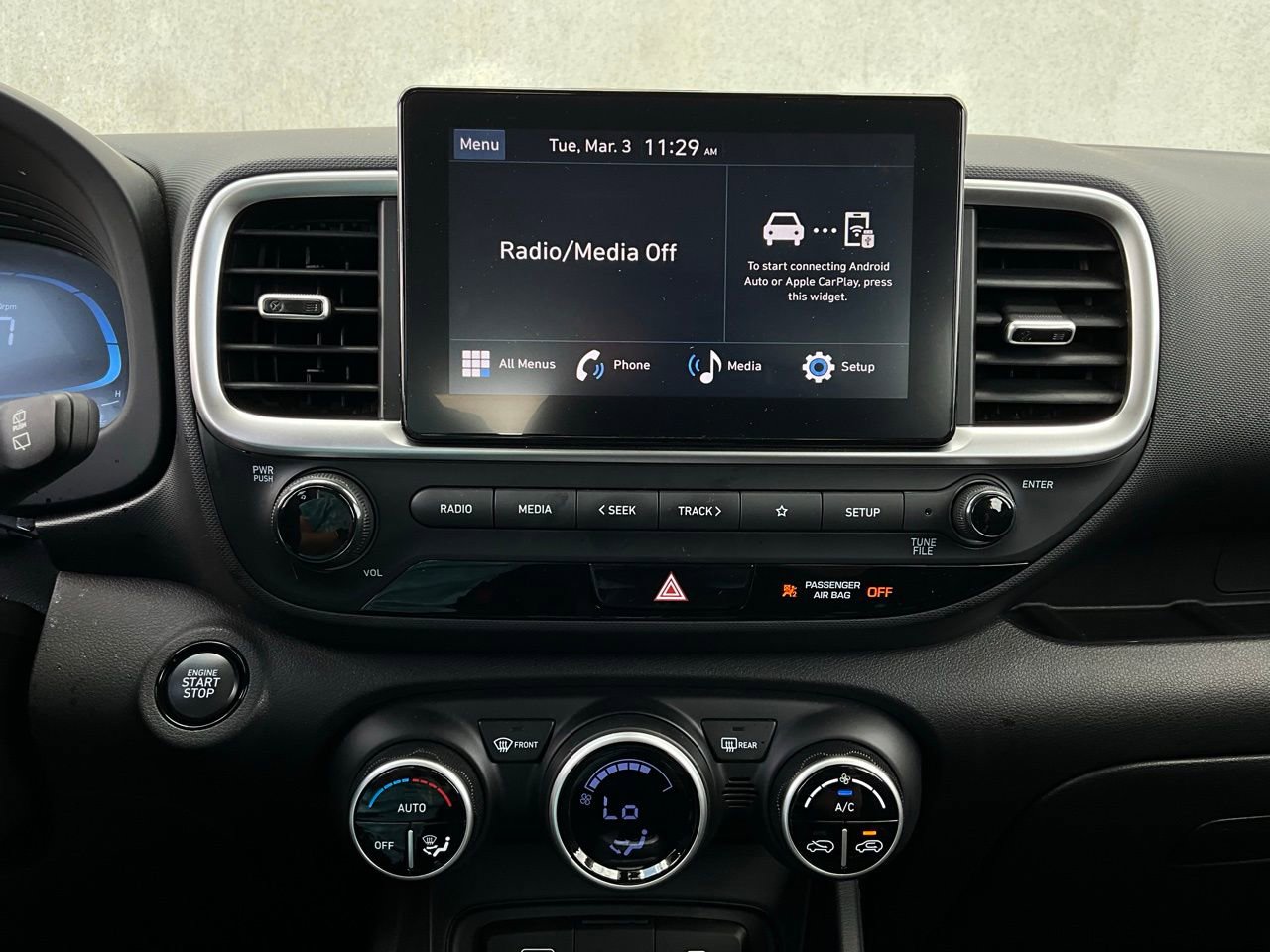 Used 2025 Hyundai Venue SEL image 27