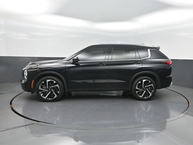 Used 2024 Mitsubishi Outlander SEL Black Edition FWD image 2