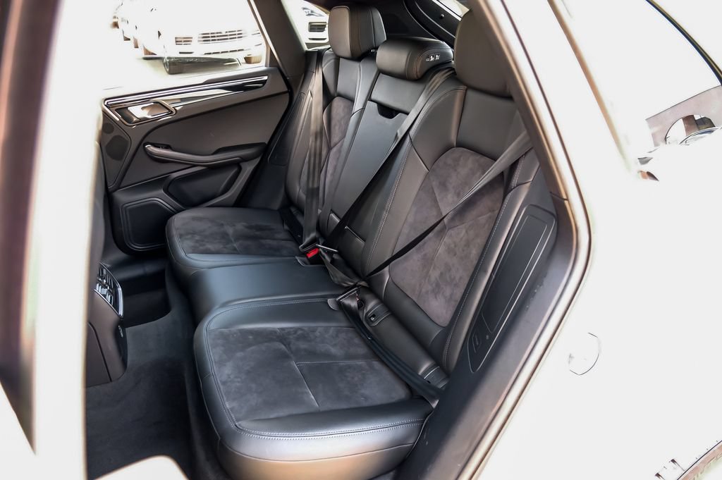 Used 2021 Porsche Macan S AWD/4WD image 46