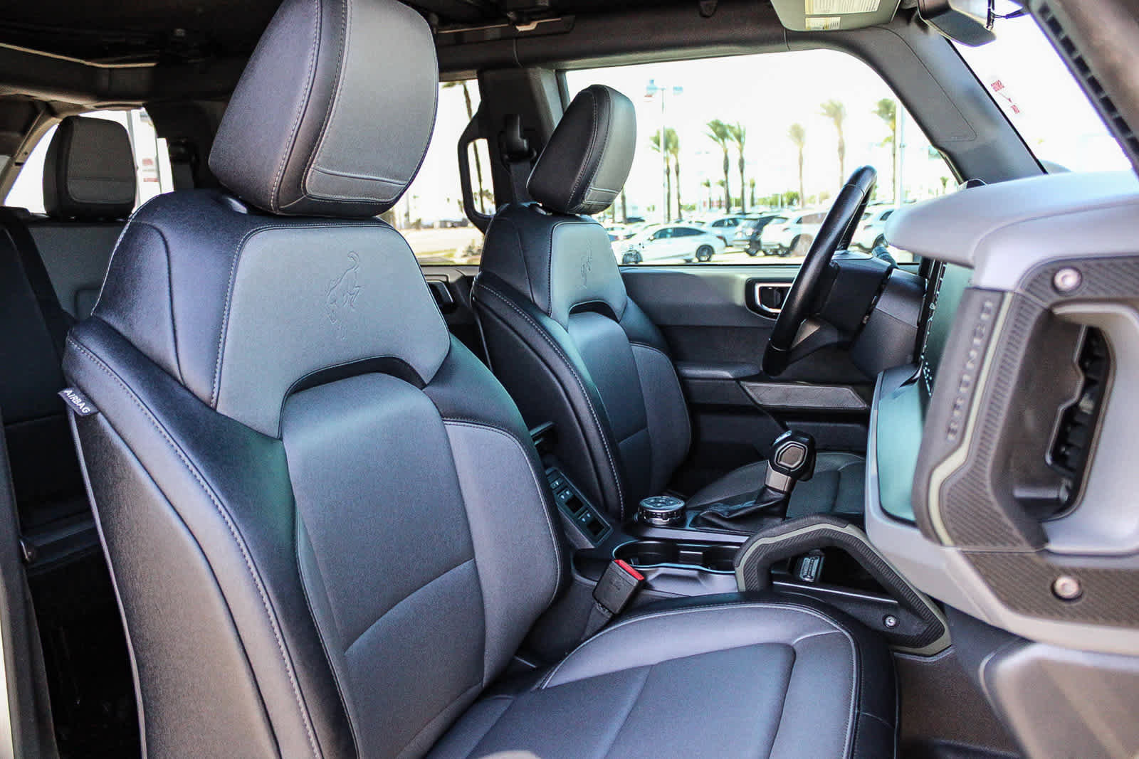 Used 2022 Ford Bronco Everglades image 16