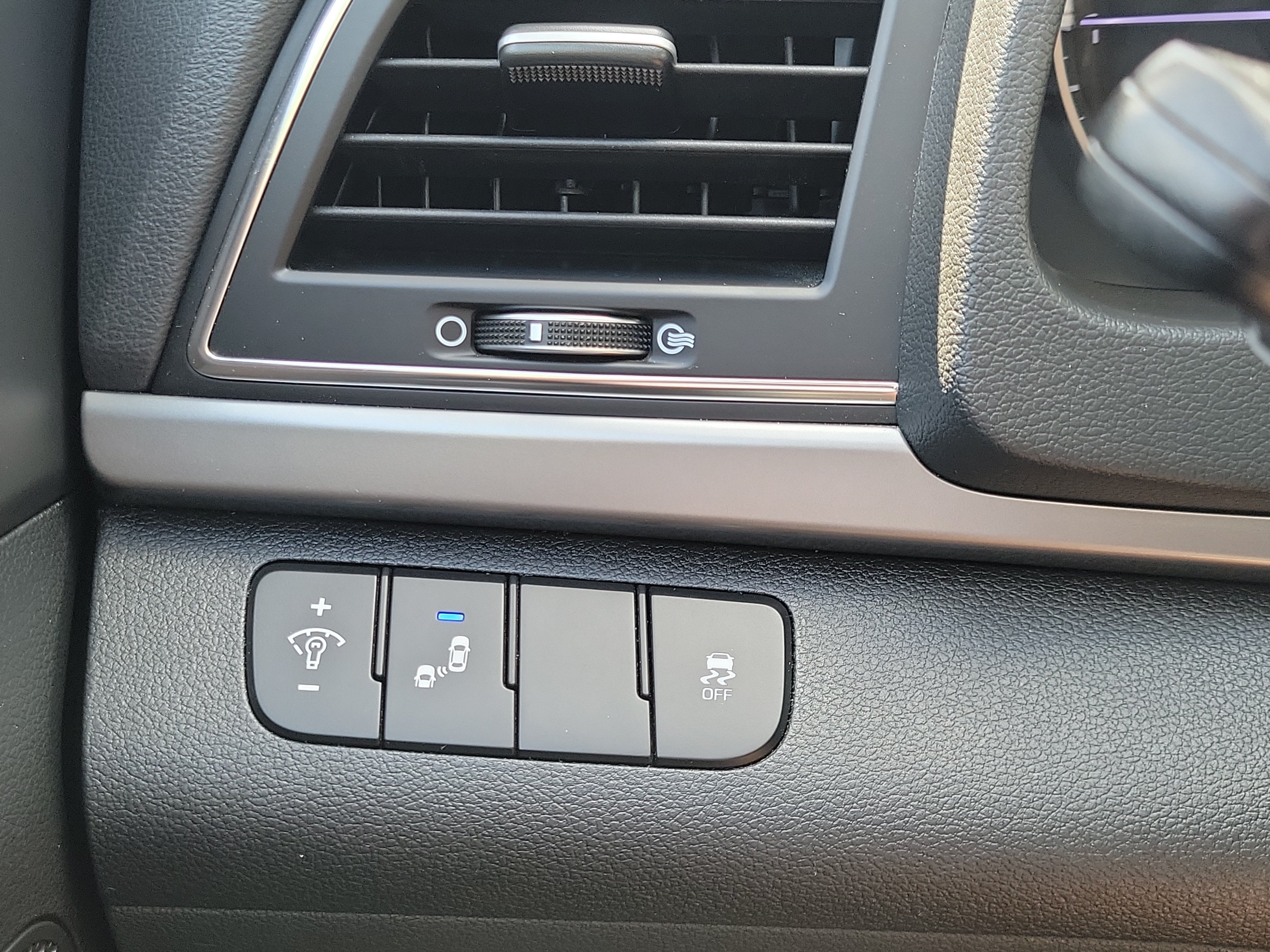 Used 2017 Hyundai Elantra Value Edition FWD image 24