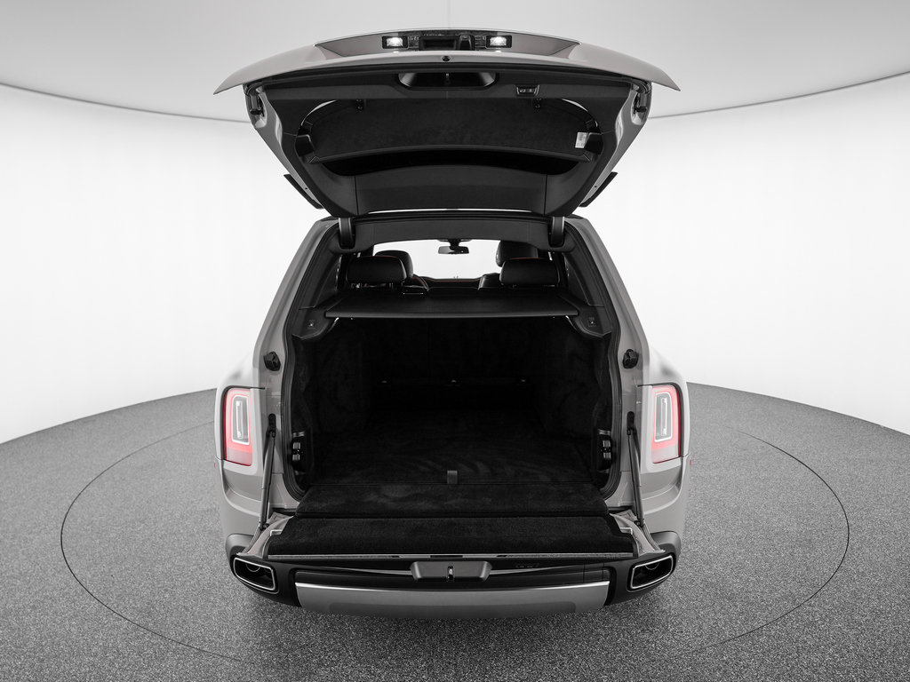 Certified 2024 Rolls-Royce Cullinan AWD/4WD image 39