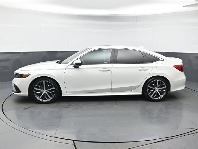Used 2023 Honda Civic Touring image 2