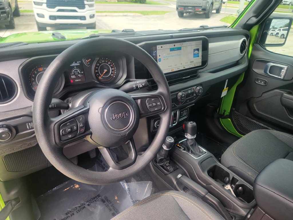 Used 2026 Jeep Wrangler Sport AWD/4WD image 14